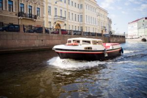 Экскурсии и прогулки по воде в Санкт- Петербурге