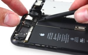 Замена аккумулятора в iPhone XR