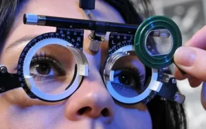 Линзы или очки: как выбрать правильное средство коррекции зрения