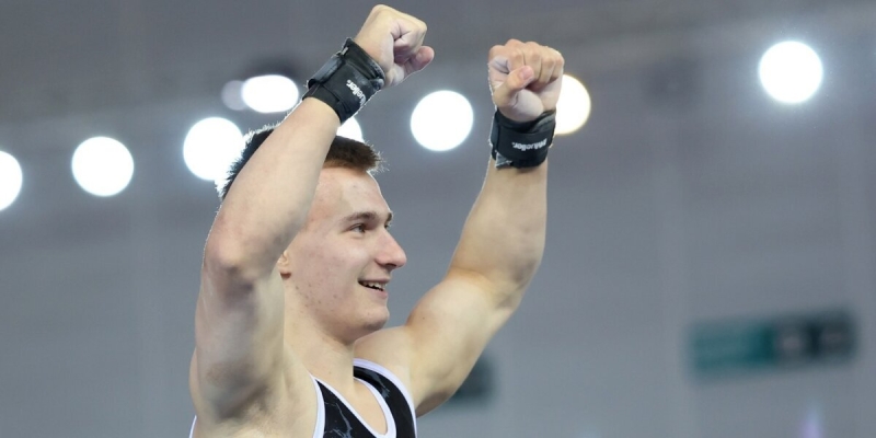 Маринов стал первым в упражнениях на брусьях на Кубке России, Белявский — второй, Нагорный — третий
