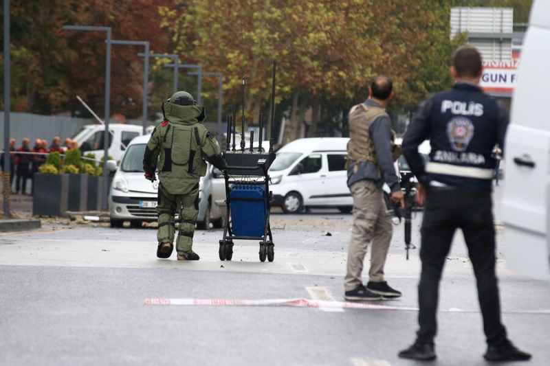 Террорист подорвал себя у здания МВД Турции