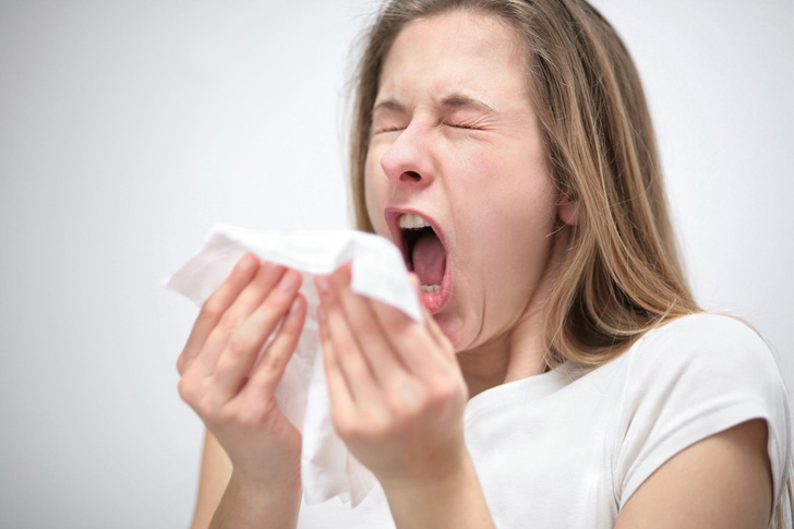6 ужасных вещей, которые могут случиться, если сдерживать чиханье