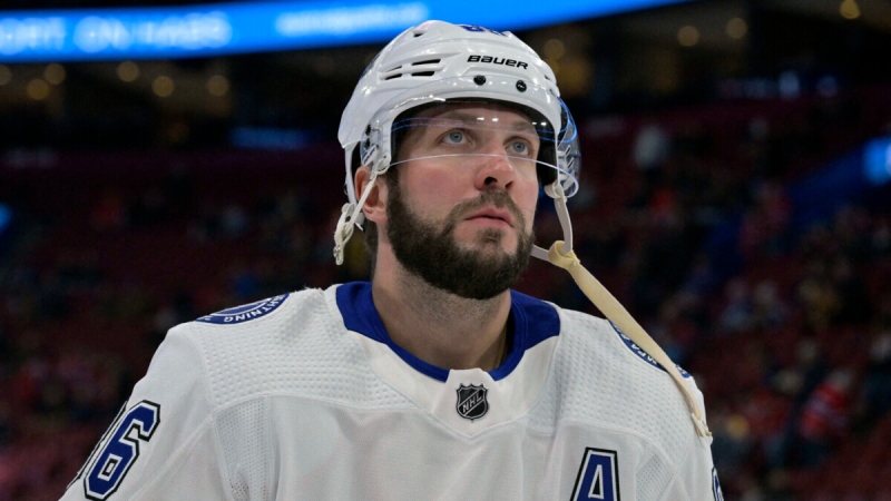 Никита Кучеров набрал шесть очков в матче НХЛ и помог «Тампе» разгромить «Каролину»