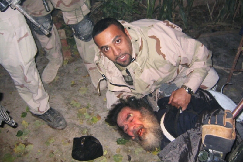 Военные США поймали свергнутого президента Ирака Саддама Хусейна 20 лет назад
