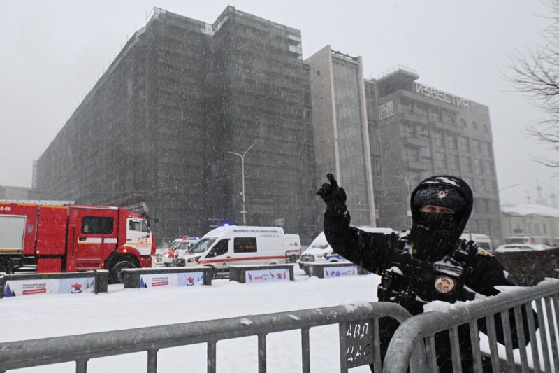 Пожар на 1500 кв. м во дворе здания «Известия холл» в центре Москвы локализовали