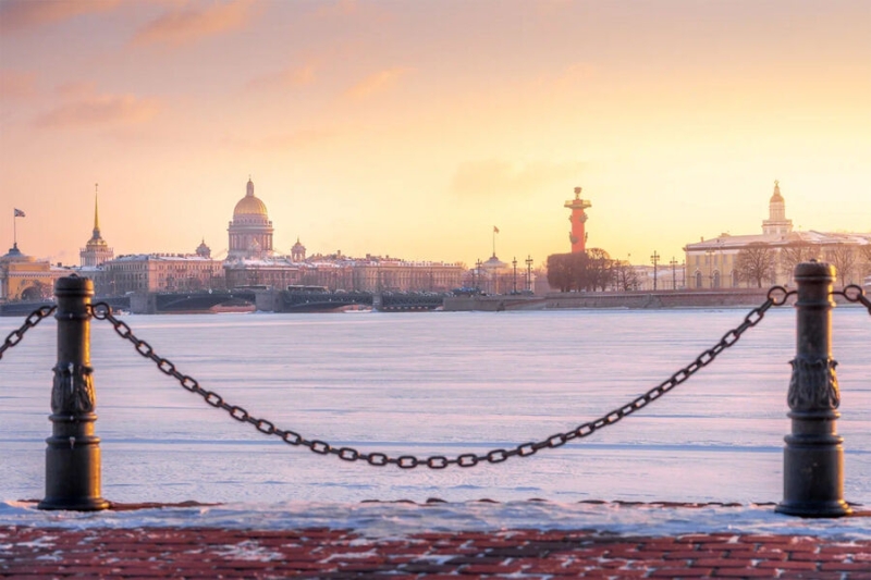 Туристам рассказали о самых романтичных достопримечательностях Петербурга