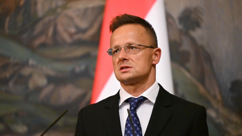 Венгрия не будет участвовать в поставках оружия Украине, заявил Сийярто