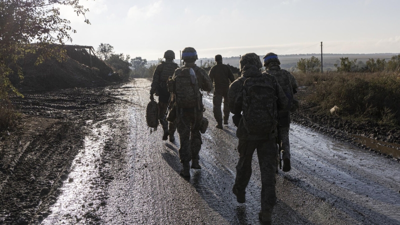 Украинская армия не сможет остановить Россию, считает экс-разведчик из США