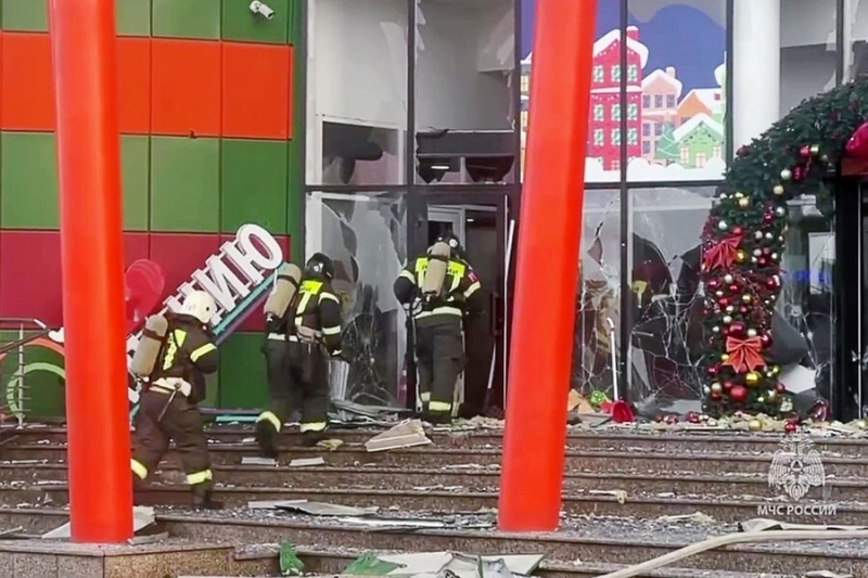 &laquo;Взрыв произошел извне&raquo;: во Владикавказе из-за обломков БПЛА загорелся ТЦ