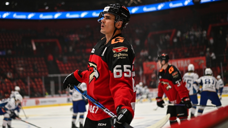 Хоккеист «Авангарда» Якупов: «Давление в плей‑офф? Меня это не напрягает, давить могут только старые коньки»