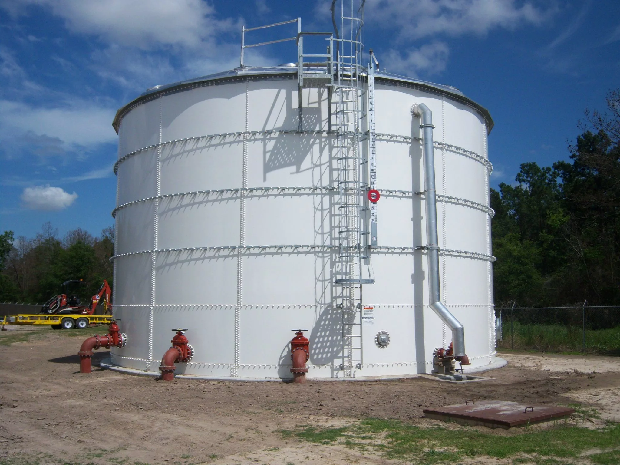 Вертикальные стальные резервуары: эффективное решение для хранения жидкостей