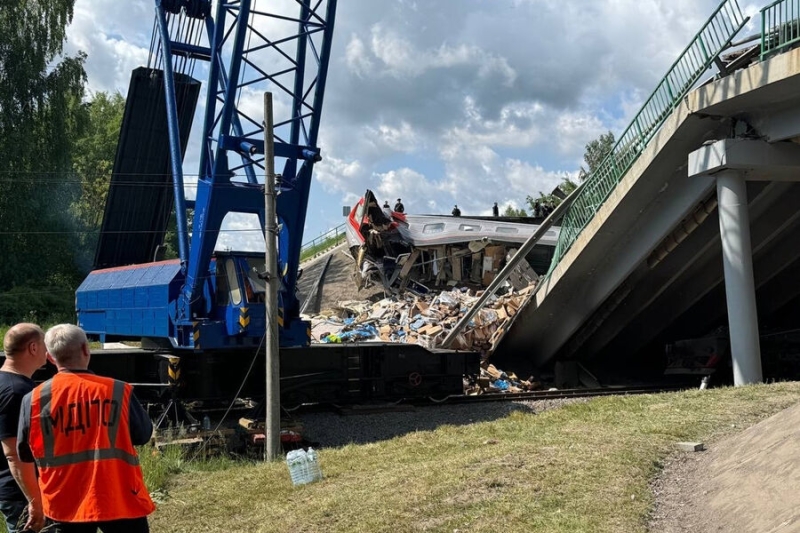 В&nbsp;приграничных регионах РФ подорвали мосты. Семь человек погибли, более 70&nbsp;пострадали