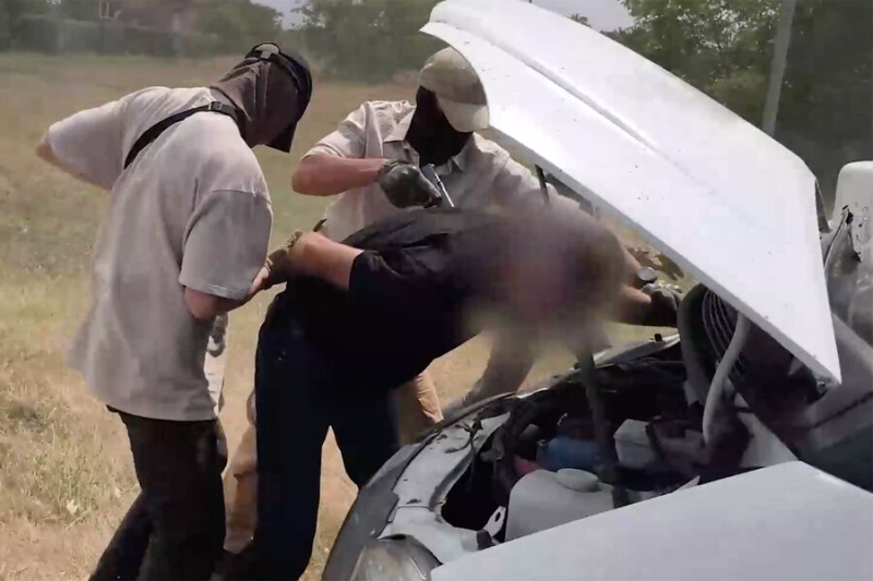 ФСБ сорвала теракт на&nbsp;Крымском мосту. На&nbsp;него должна была въехать машина, начиненная 130&nbsp;кг взрывчатки