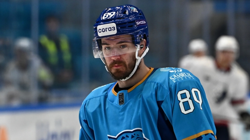 &laquo;Барыс&raquo; расторг контракт с нападающим Иваном Николишиным